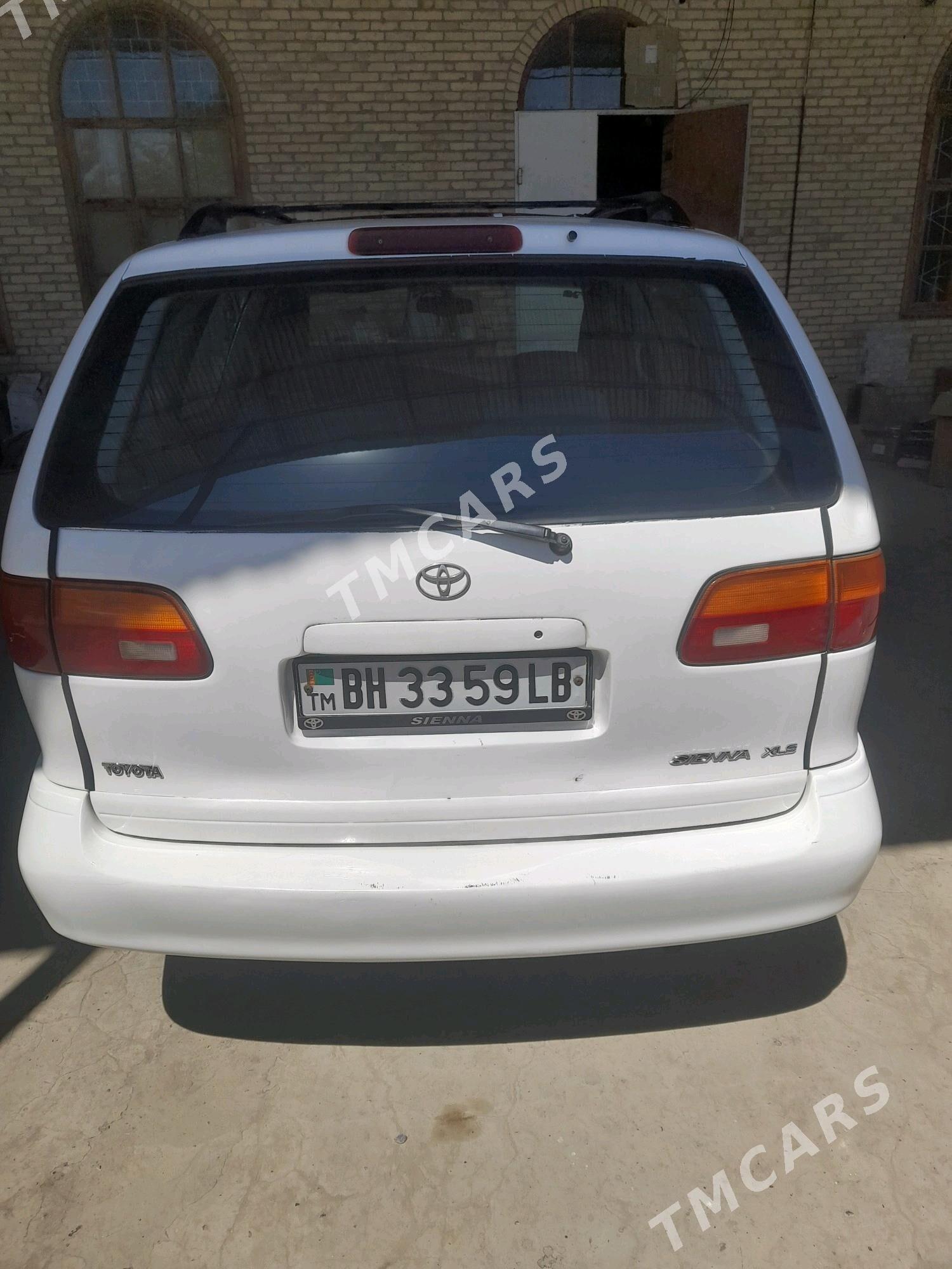 Toyota Sienna 2000 - 125 000 TMT - Saýat - img 5