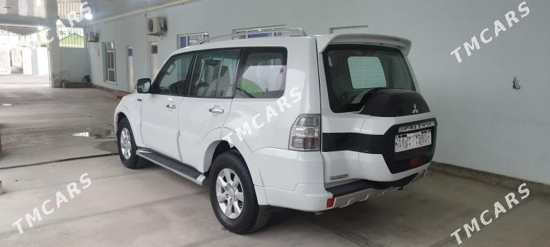 Mitsubishi Pajero 2016 - 280 000 TMT - Мары - img 3