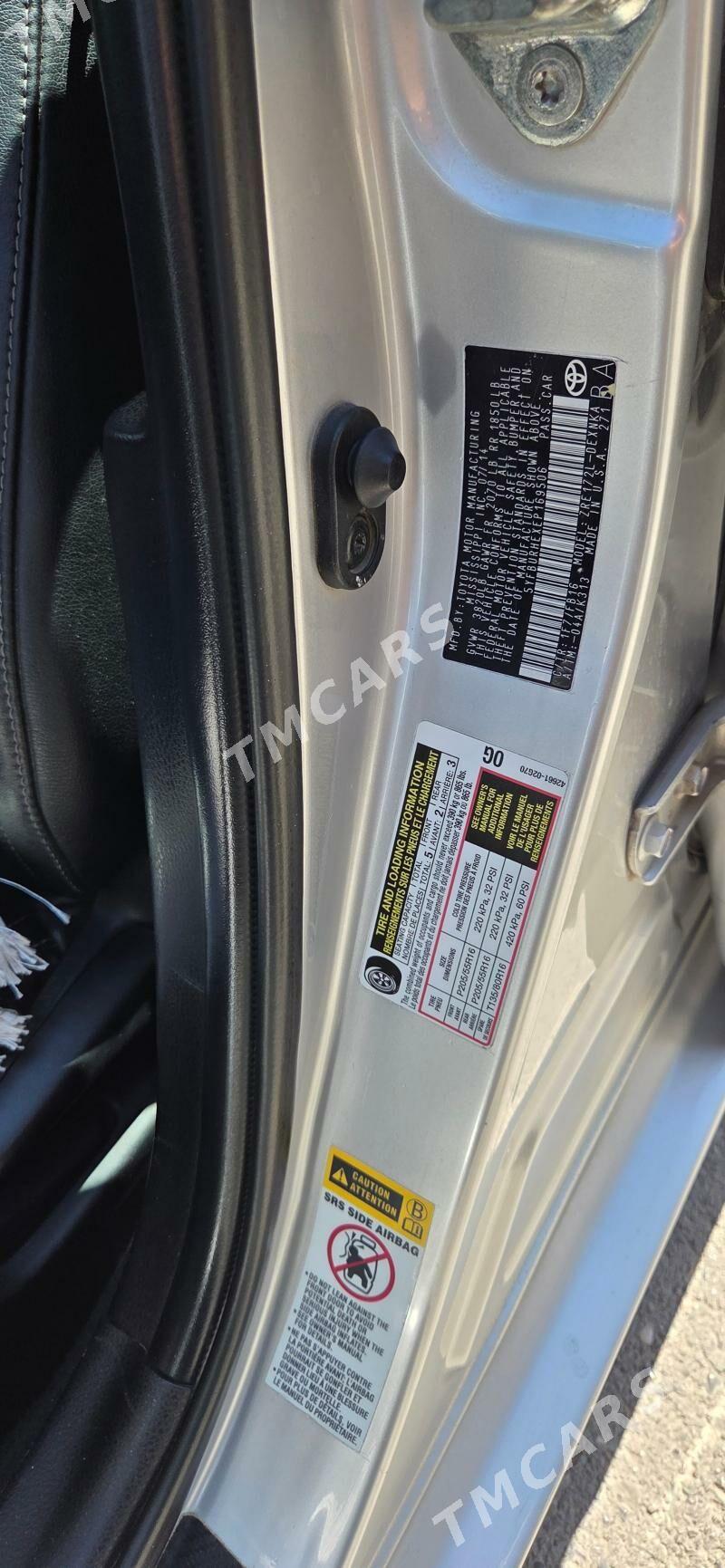 Toyota Corolla 2014 - 182 000 TMT - Кëши - img 8