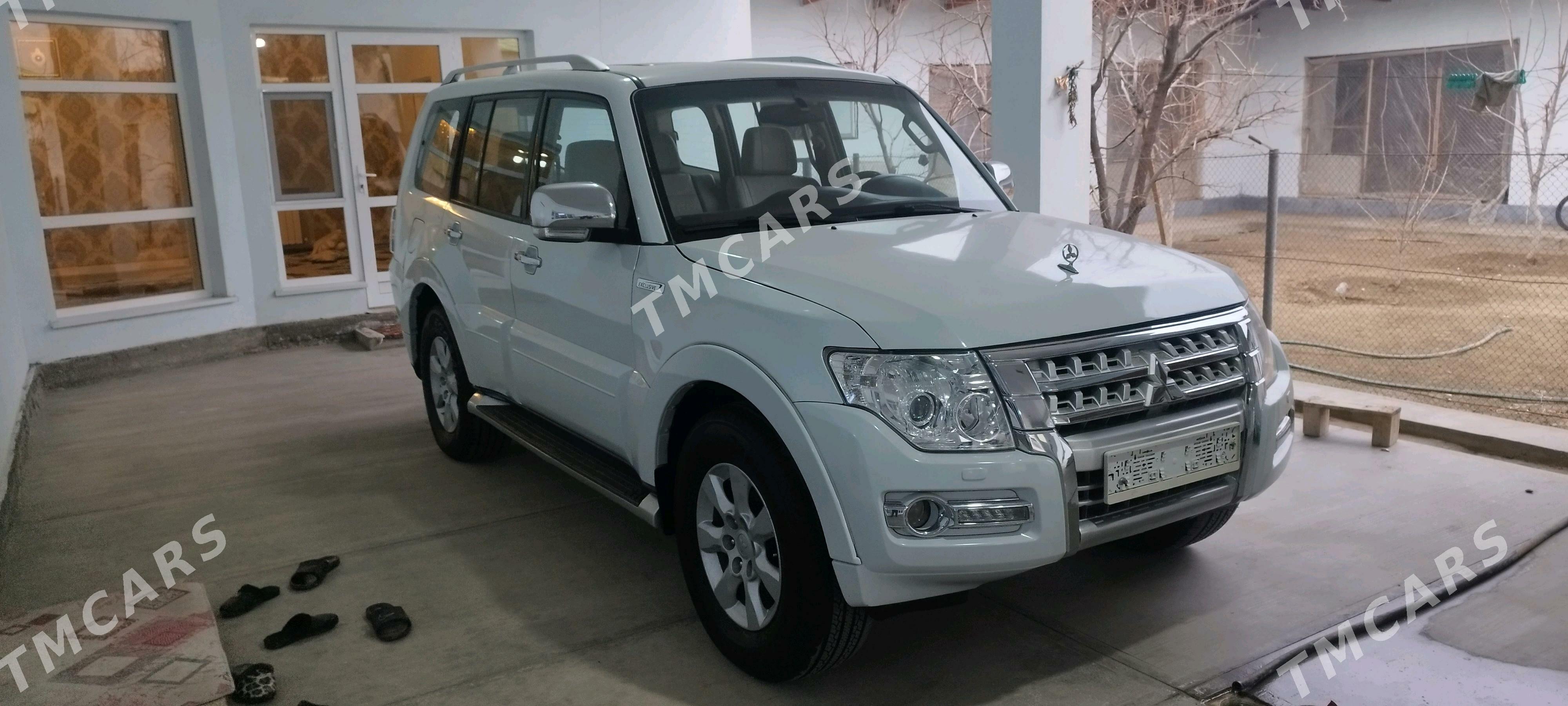 Mitsubishi Pajero 2016 - 280 000 TMT - Мары - img 8