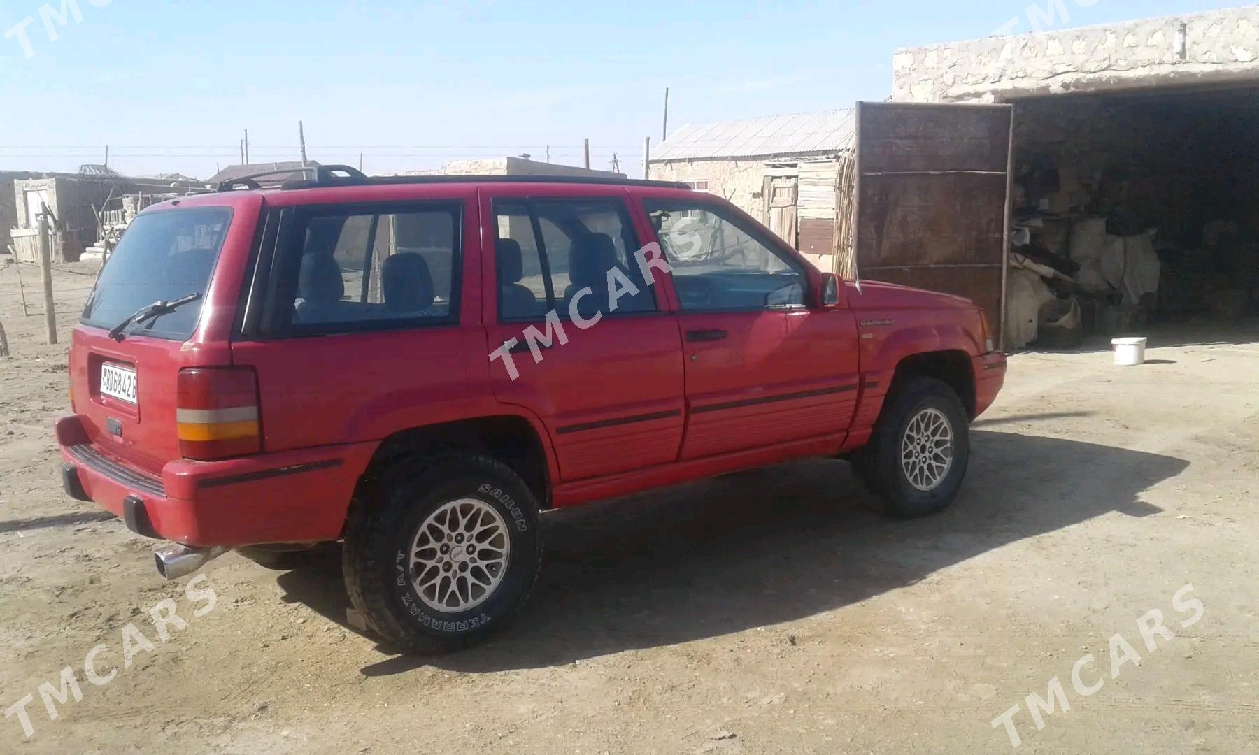 Jeep Cherokee 1994 - 30 000 TMT - Берекет - img 2