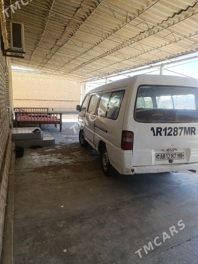 Toyota Hiace 1995 - 30 000 TMT - Мары - img 5