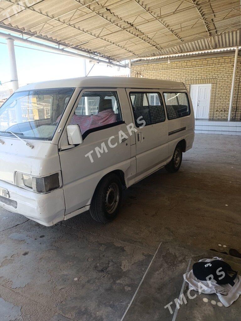 Toyota Hiace 1995 - 30 000 TMT - Мары - img 6
