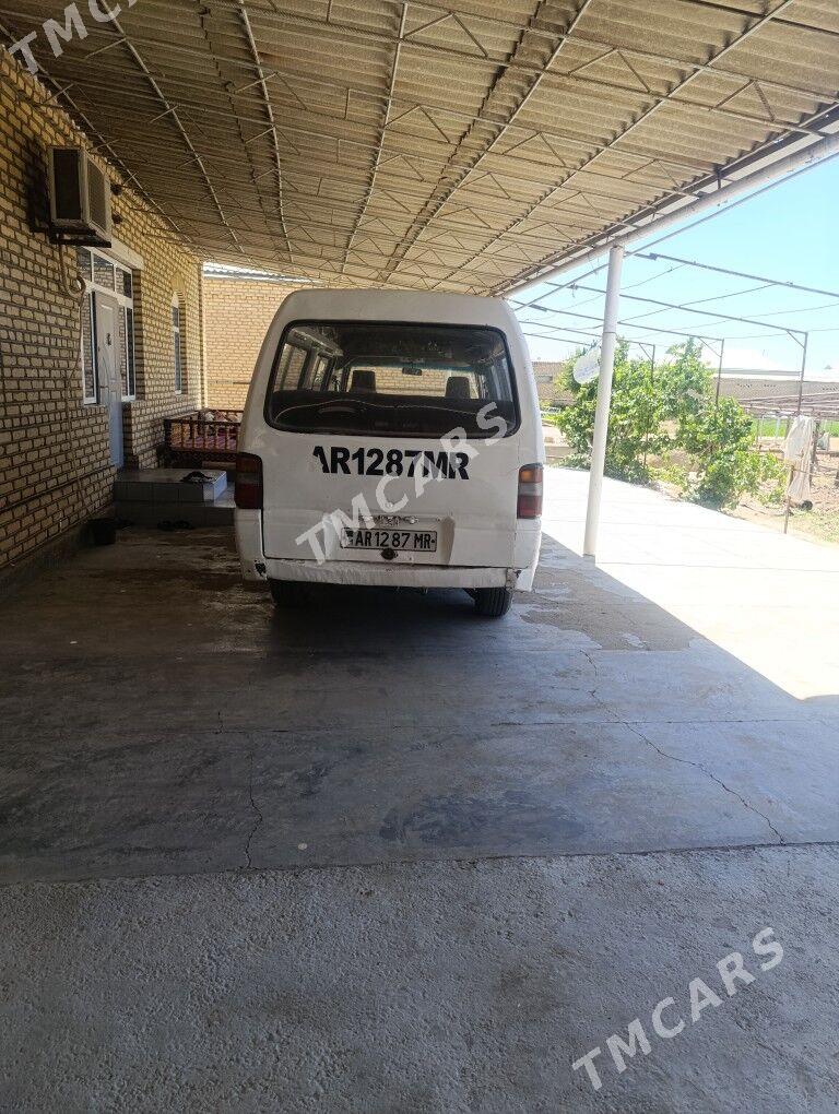 Toyota Hiace 1995 - 30 000 TMT - Мары - img 8