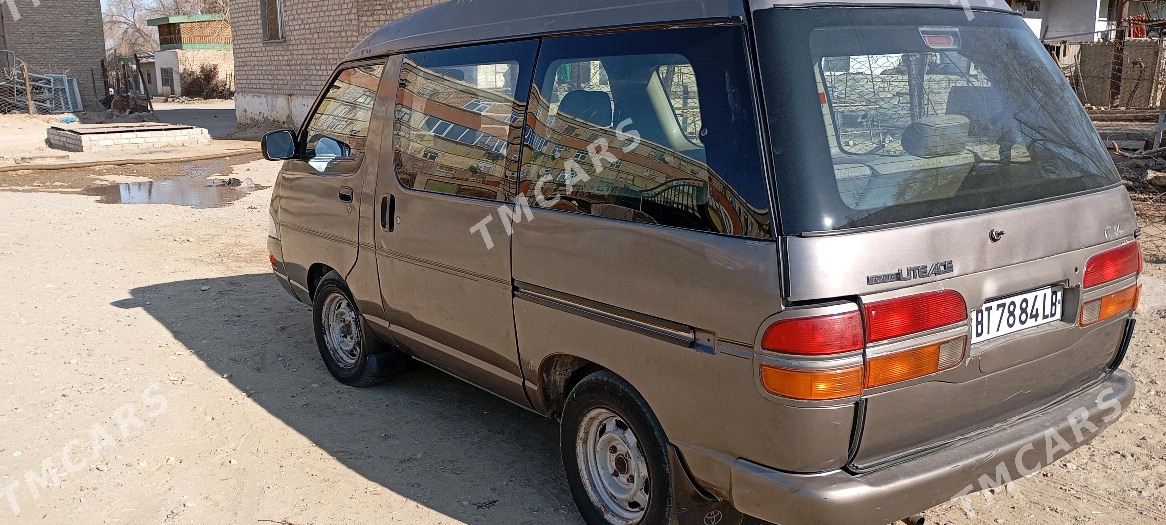 Toyota Town Ace 1992 - 32 000 TMT - Gazojak - img 4