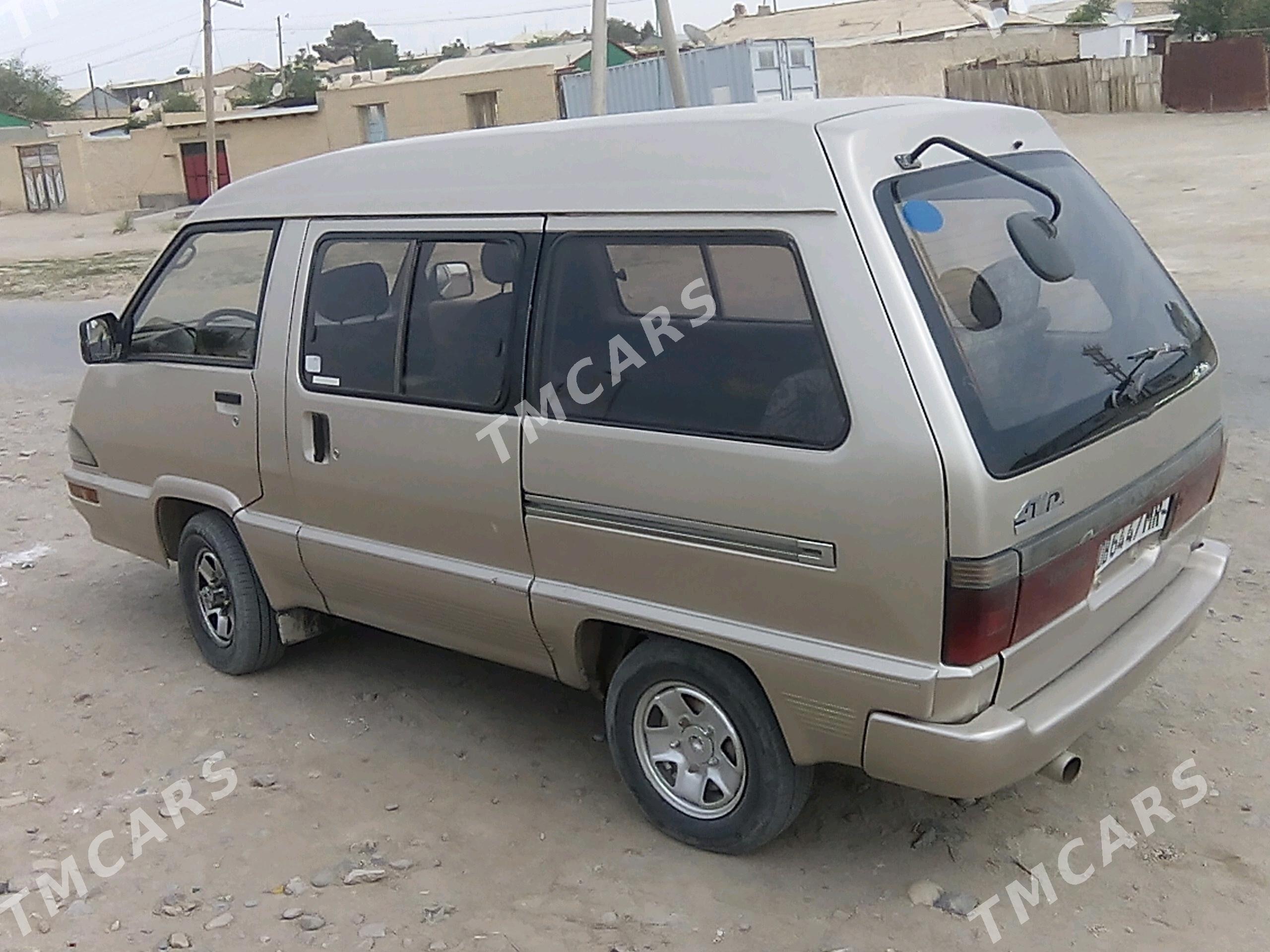 Toyota Town Ace 1990 - 35 000 TMT - Байрамали - img 3