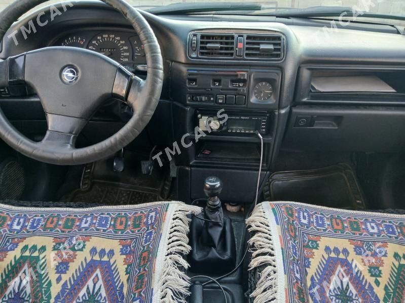 Opel Vectra 1992 - 32 000 TMT - Джебел - img 3