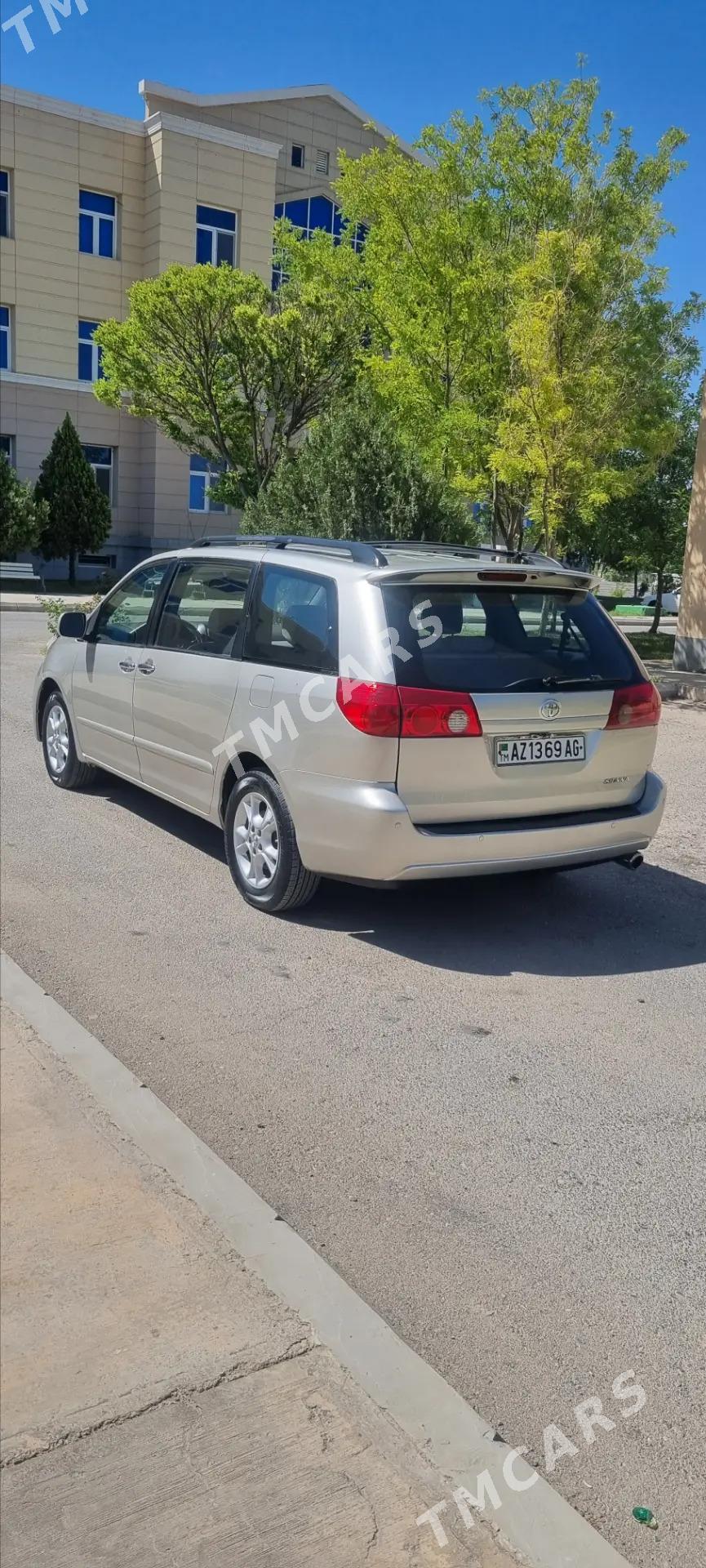 Toyota Sienna 2005 - 210 000 TMT - Aşgabat - img 8