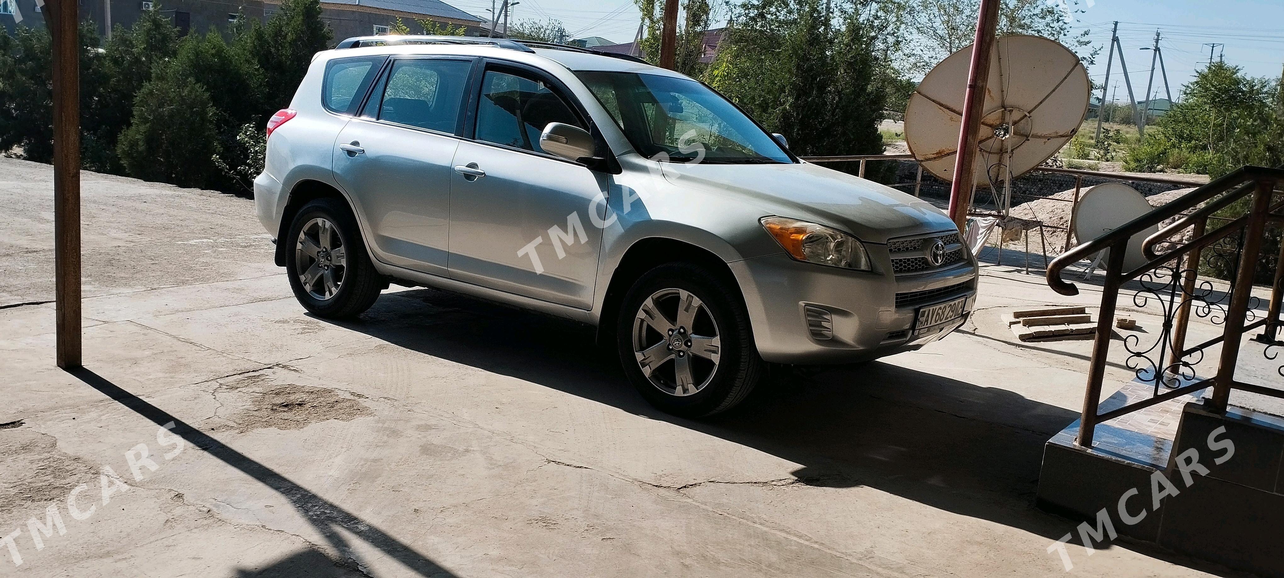 Toyota RAV4 2011 - 170 000 TMT - Дашогуз - img 3