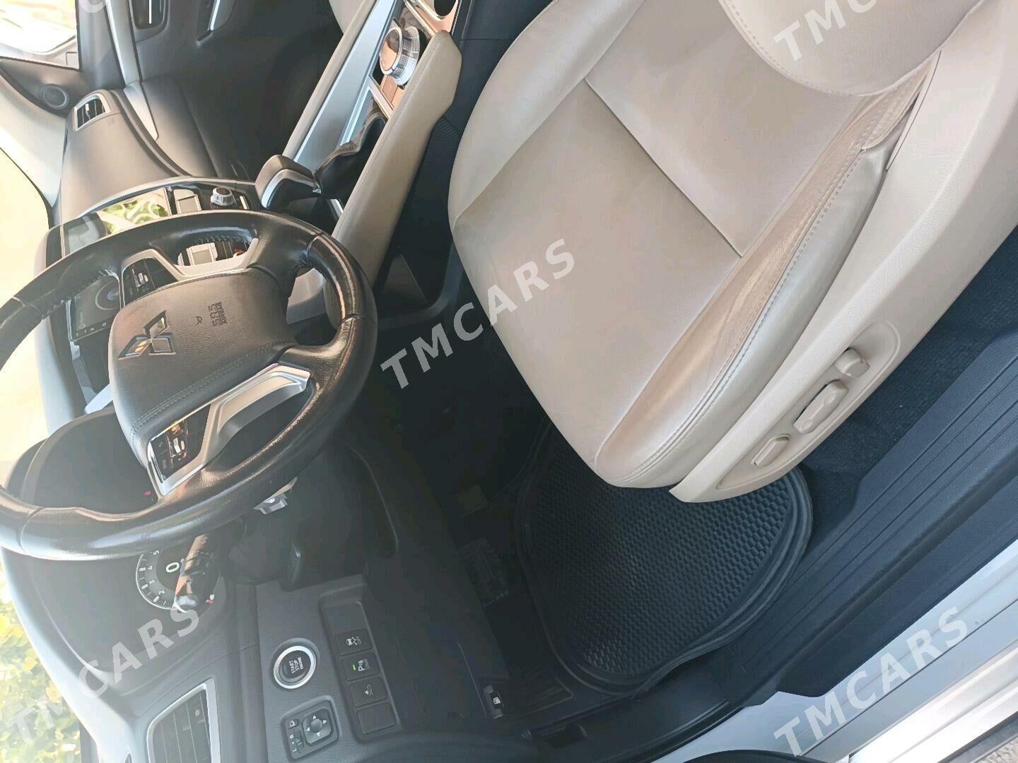 Mitsubishi Pajero 2020 - 445 000 TMT - Aşgabat - img 8