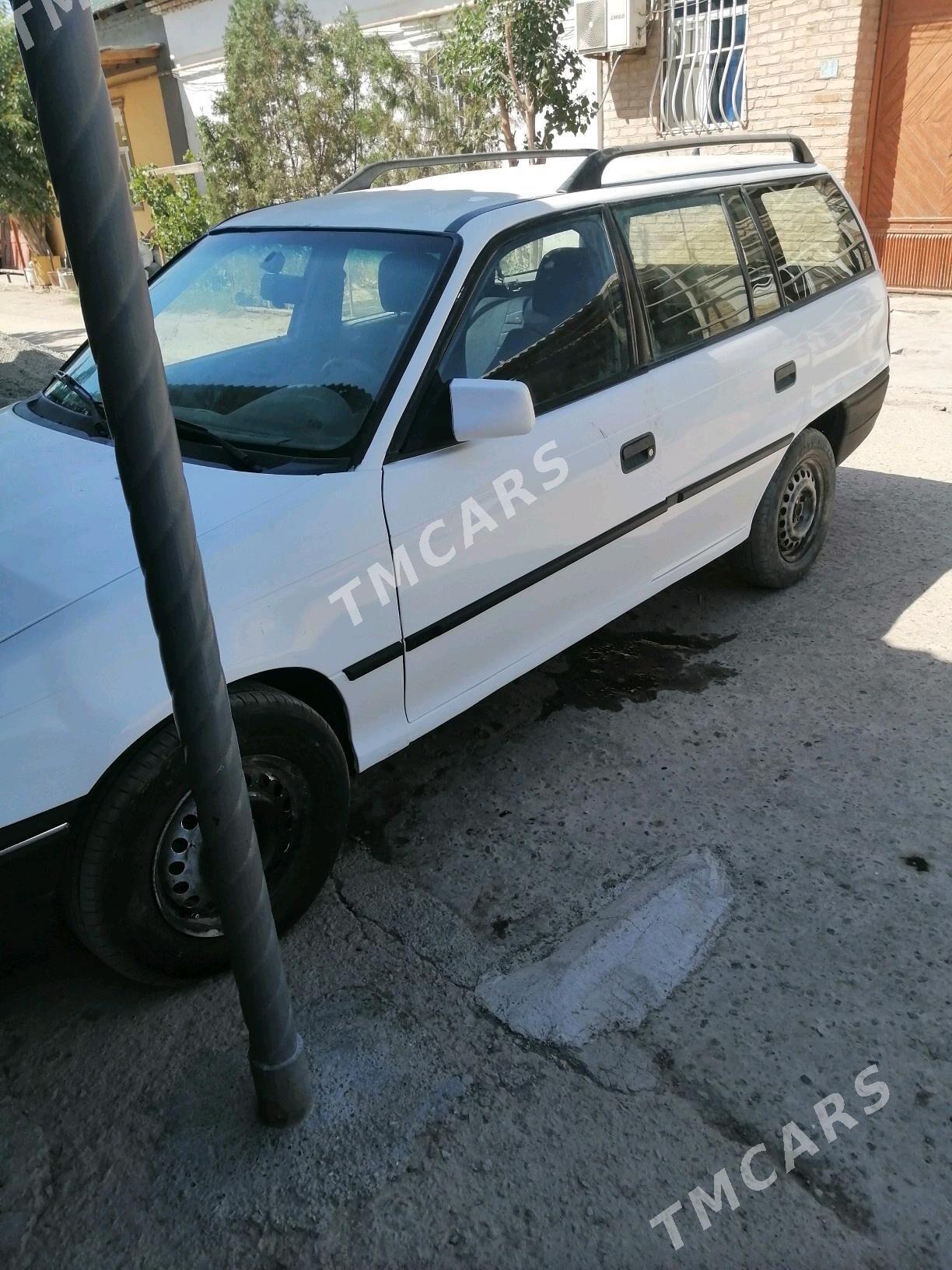 Opel Astra 1993 - 38 000 TMT - Дашогуз - img 4