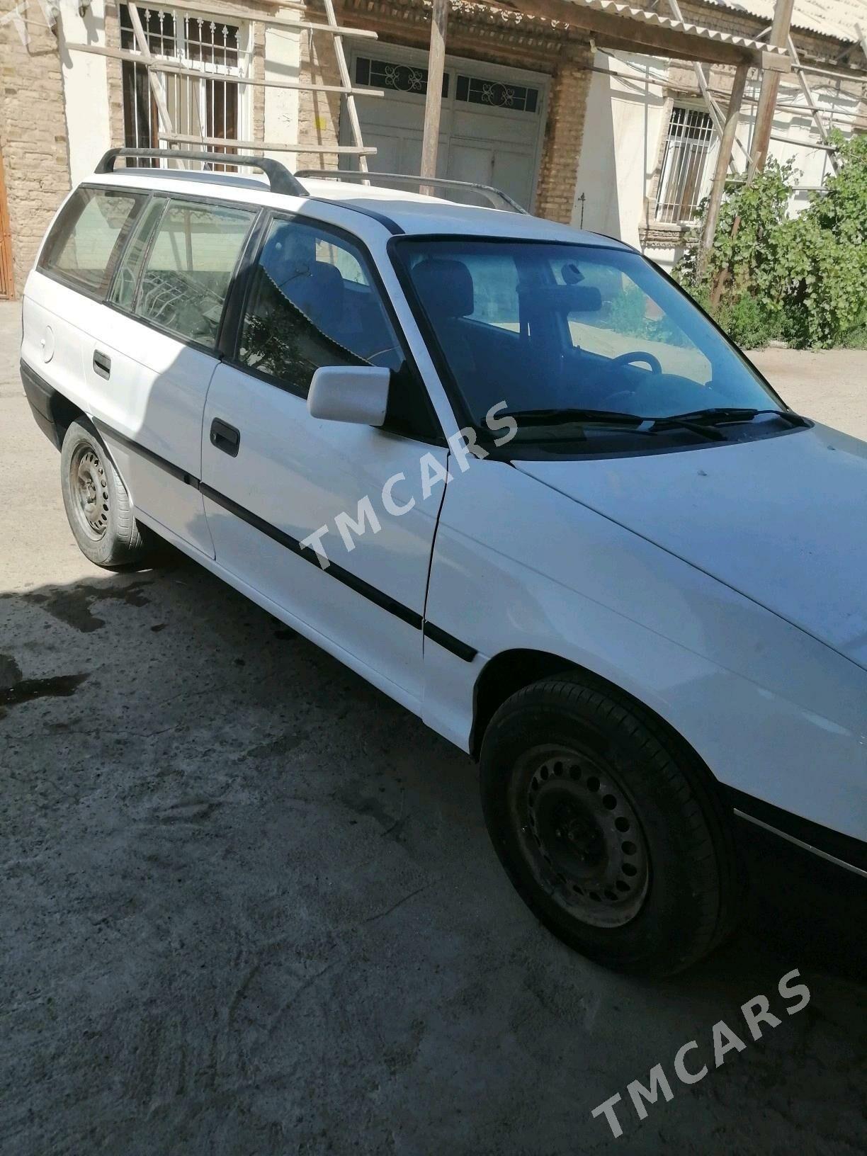 Opel Astra 1993 - 38 000 TMT - Дашогуз - img 8