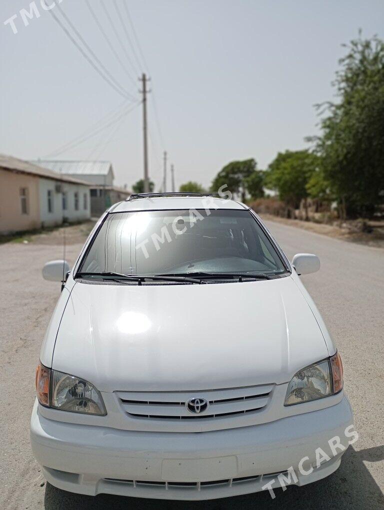 Toyota Sienna 2002 - 148 000 TMT - Гёкдепе - img 2