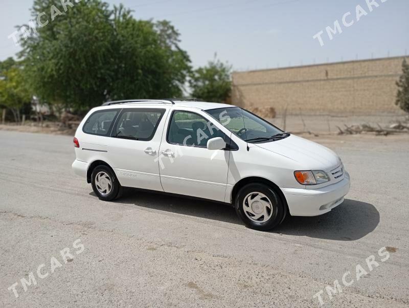 Toyota Sienna 2002 - 148 000 TMT - Гёкдепе - img 4