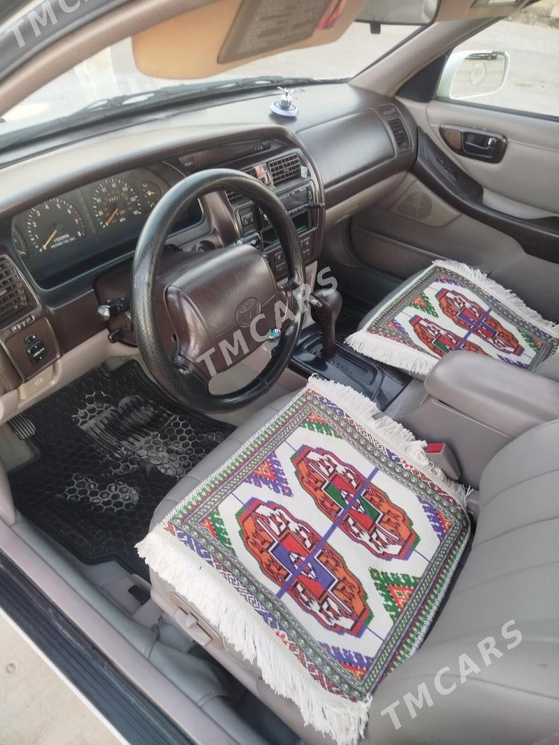 Toyota Avalon 1996 - 110 000 TMT - Гызыларбат - img 4