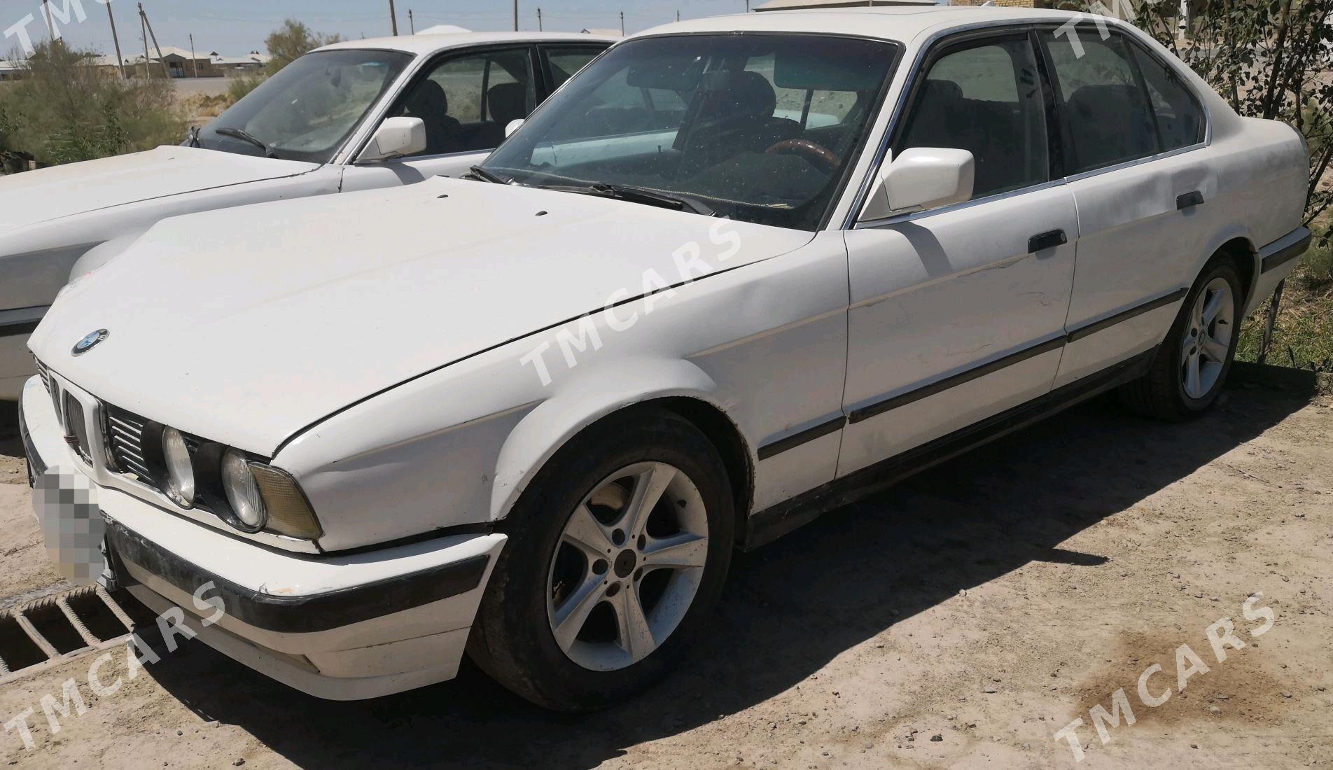 BMW 520 1991 - 25 000 TMT - Мургап - img 3