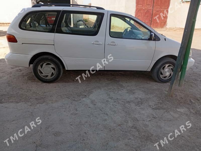 Toyota Sienna 2000 - 125 000 TMT - Gurbansoltan Eje - img 2