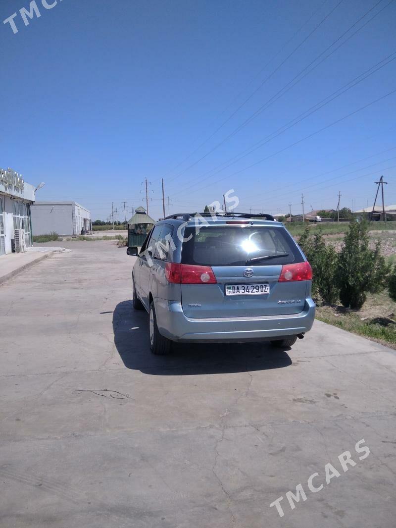 Toyota Sienna 2009 - 220 000 TMT - Дашогуз - img 7