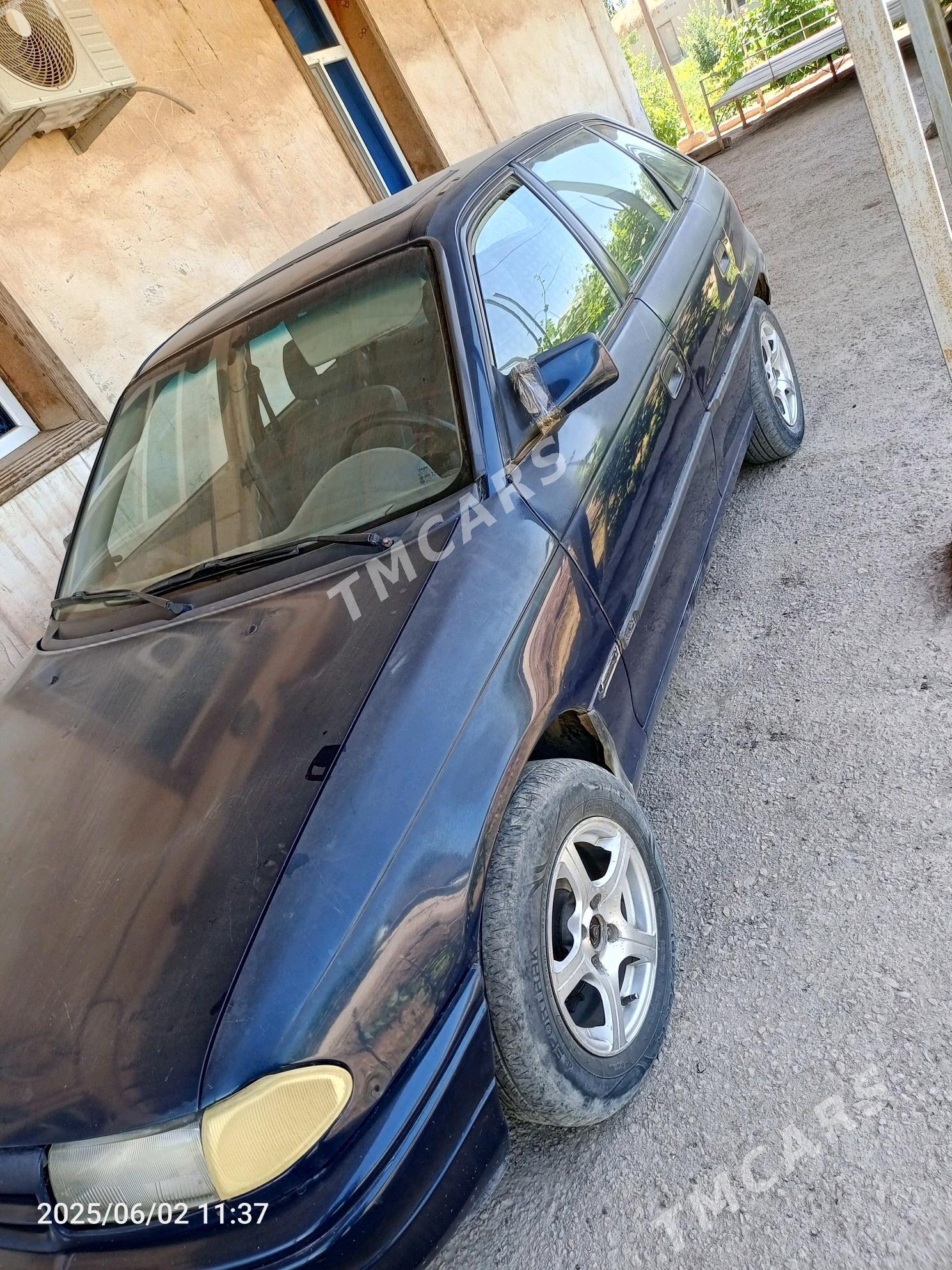Opel Astra 1993 - 30 000 TMT - Гурбансолтан Едже - img 3