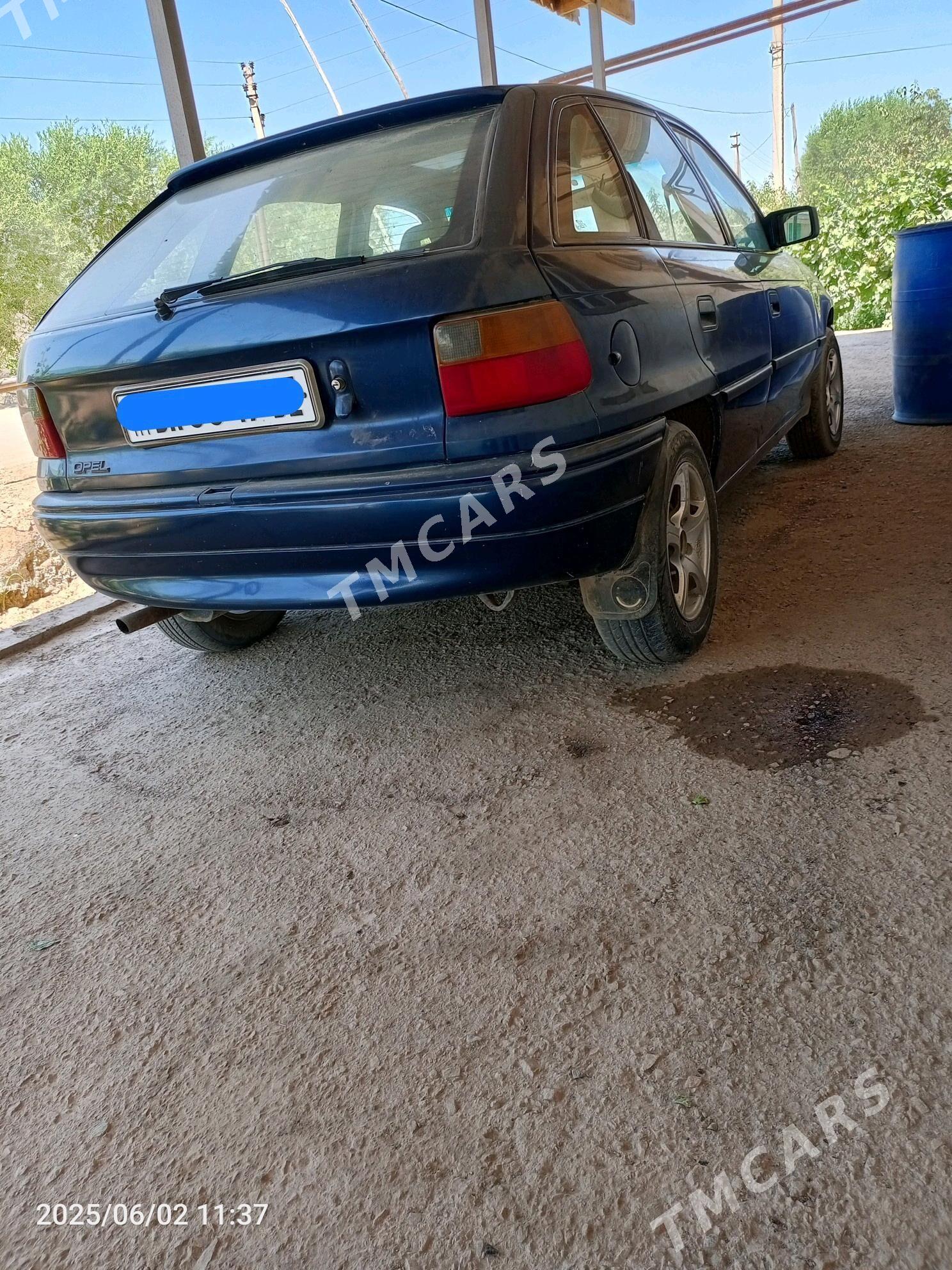 Opel Astra 1993 - 30 000 TMT - Гурбансолтан Едже - img 4