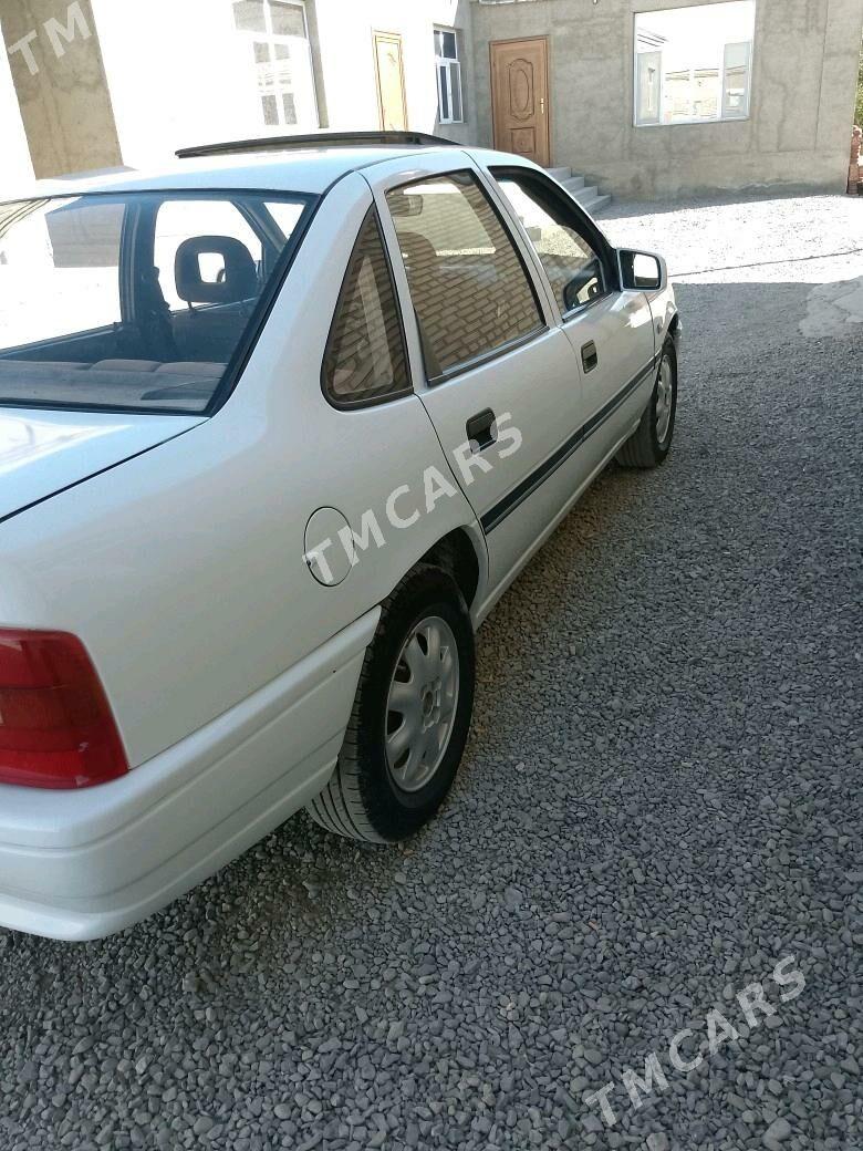 Opel Vectra 1992 - 35 000 TMT - Бахарден - img 4