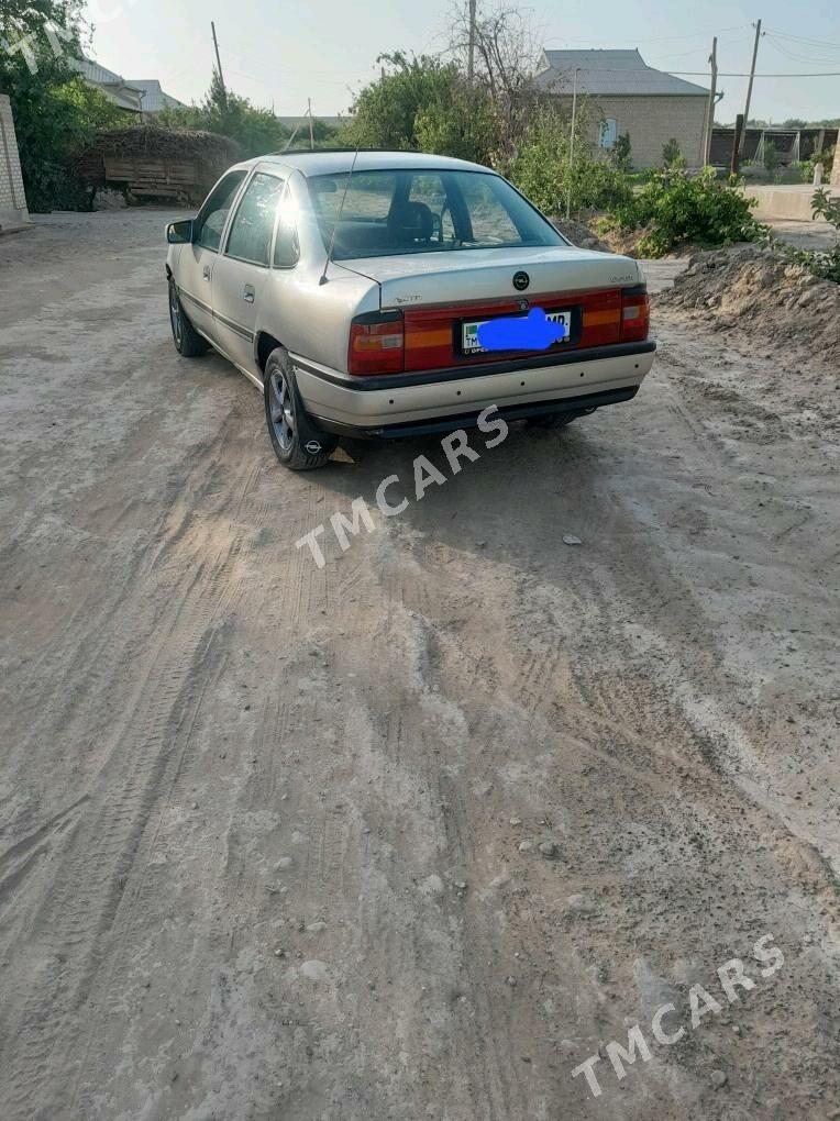 Opel Vectra 1991 - 22 000 TMT - Мары - img 2