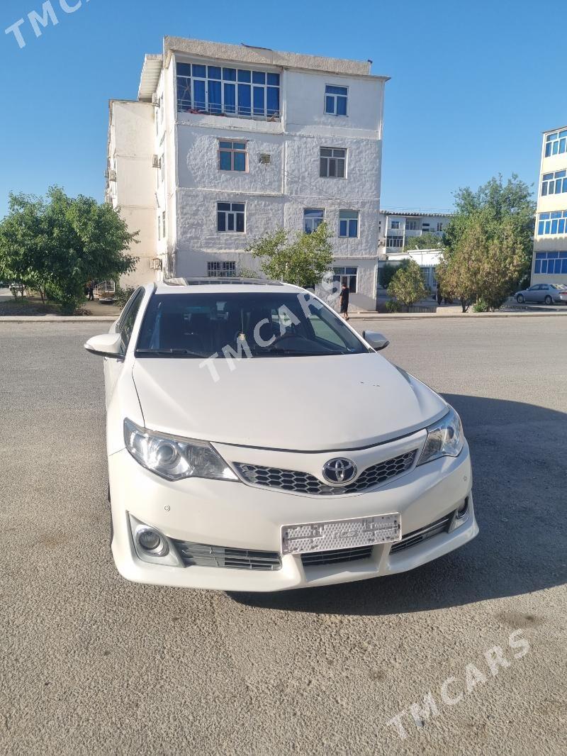 Toyota Camry 2014 - 260 000 TMT - Бузмеин ГРЭС - img 3