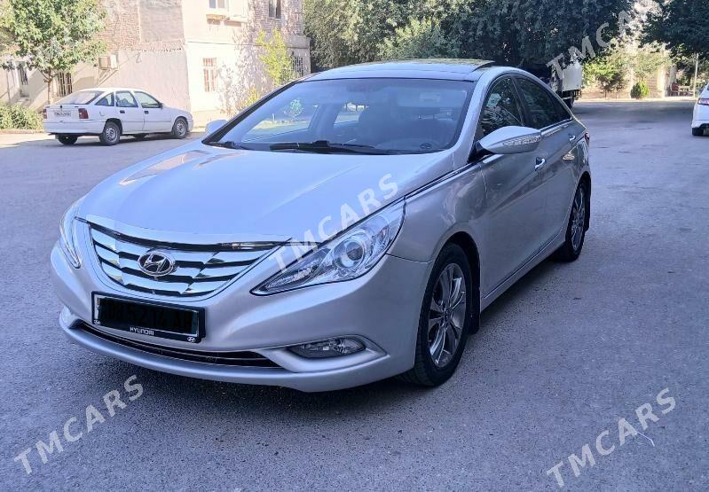 Hyundai Sonata 2012 - 160 000 TMT - 6 мкр - img 2