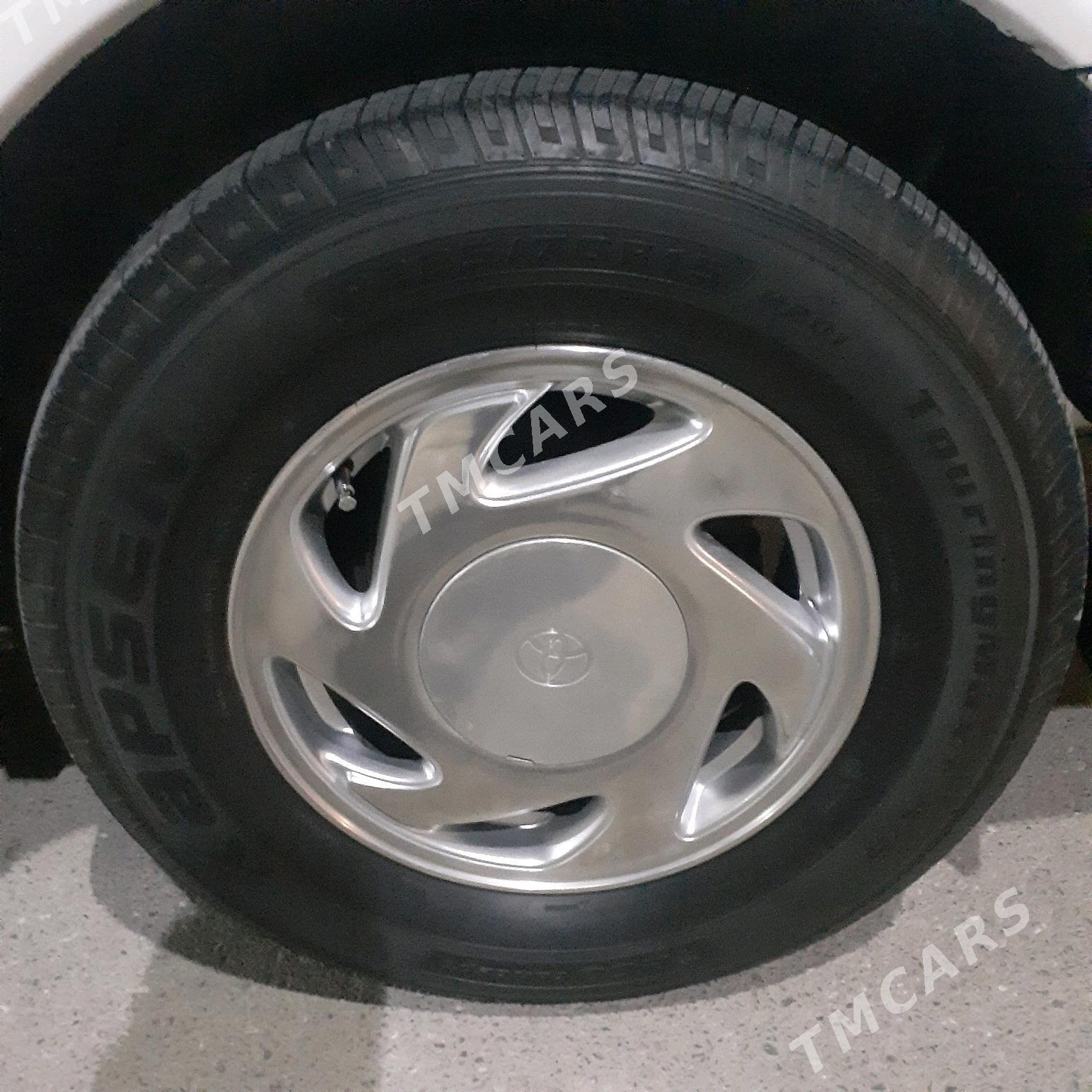Toyota Sienna 2000 - 135 000 TMT - Чоганлы - img 3
