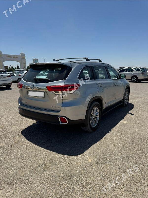 Toyota Highlander 2018 - 390 000 TMT - Мары - img 8