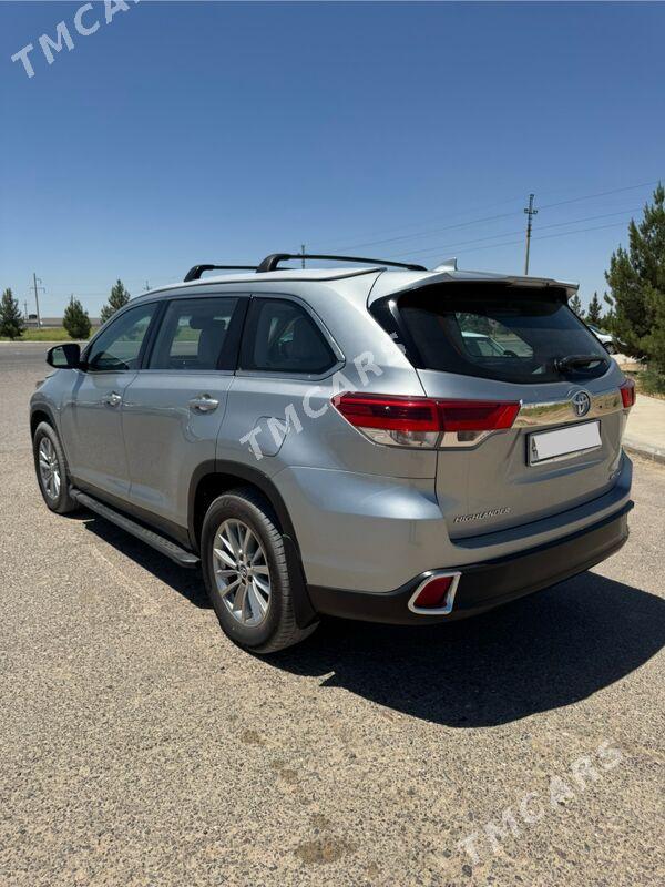 Toyota Highlander 2018 - 390 000 TMT - Мары - img 7