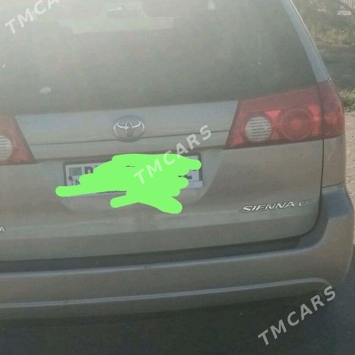 Toyota Sienna 2006 - 170 000 TMT - Köneürgenç - img 2