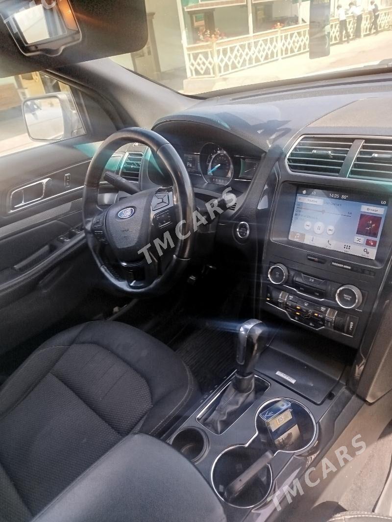 Ford Explorer 2018 - 320 000 TMT - Дашогуз - img 2