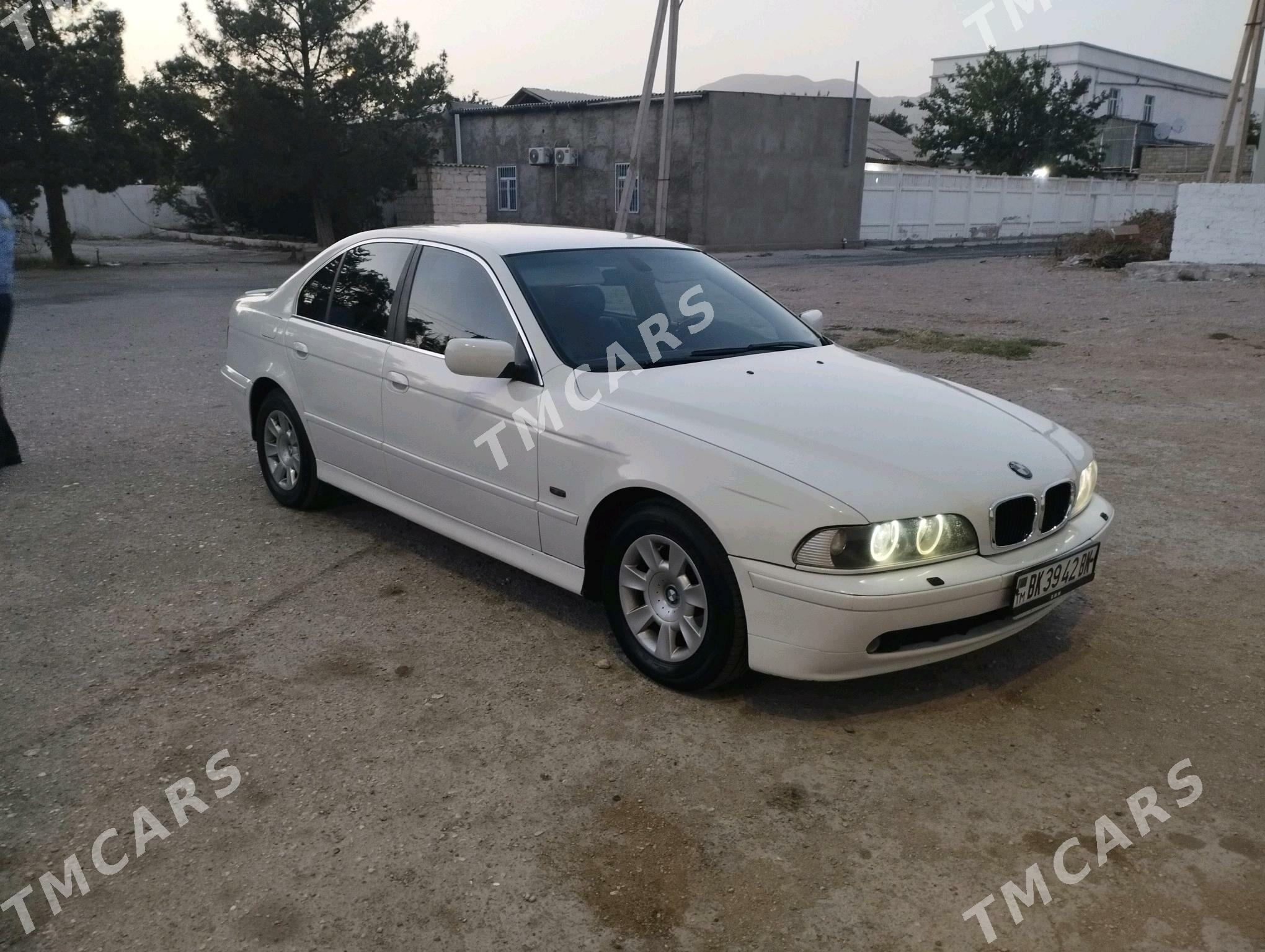 BMW E39 2001 - 105 000 TMT - Балканабат - img 2