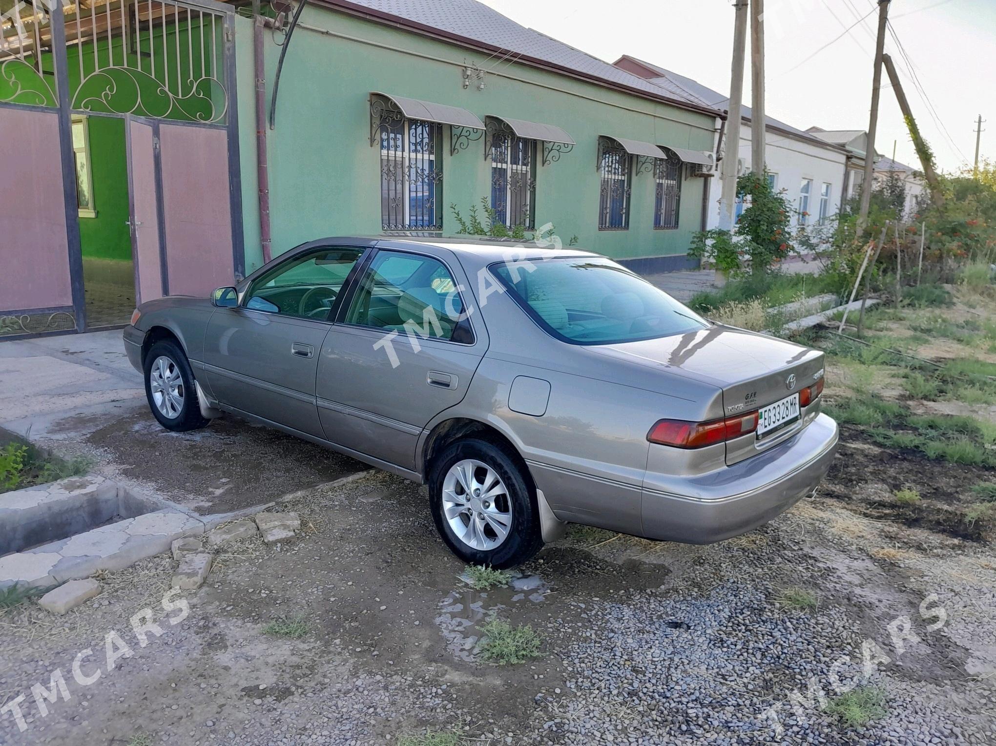 Toyota Camry 1998 - 117 000 TMT - Ёлётен - img 2