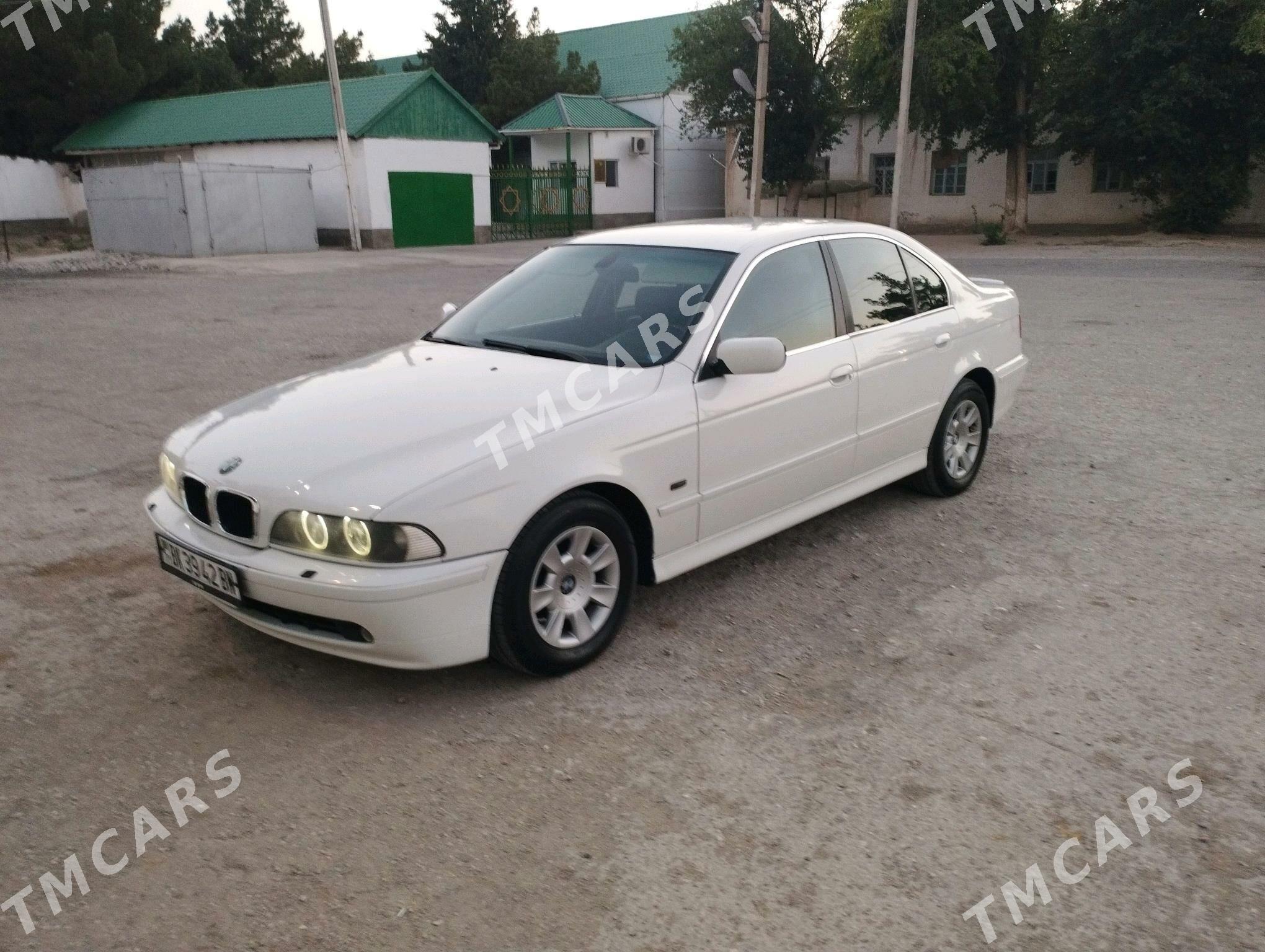 BMW E39 2001 - 105 000 TMT - Балканабат - img 3