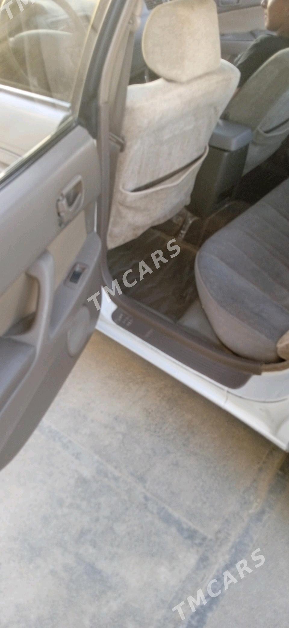 Toyota Vista 1994 - 65 000 TMT - Мары - img 3