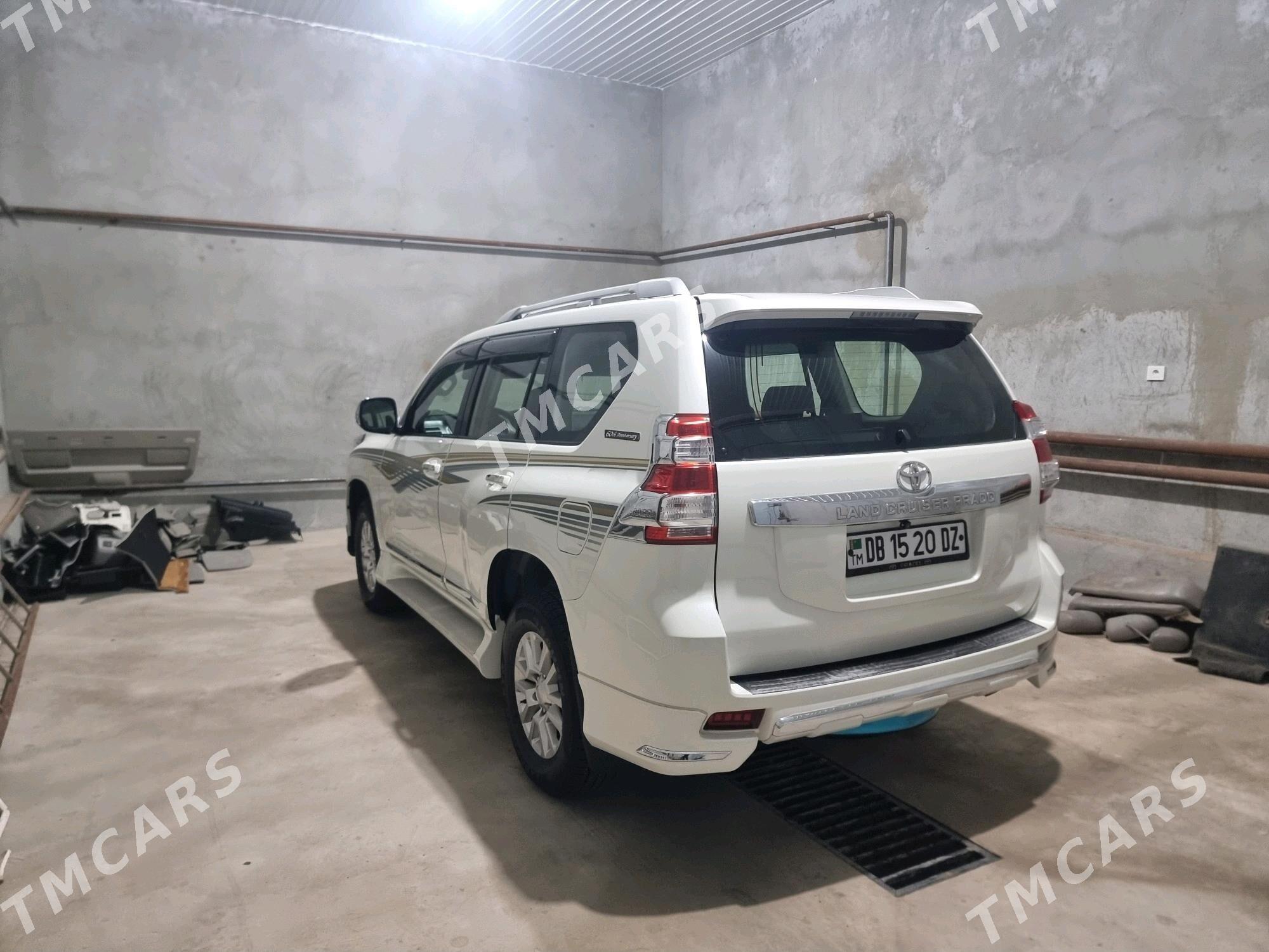 Toyota Land Cruiser Prado 2011 - 480 000 TMT - Губадаг - img 4
