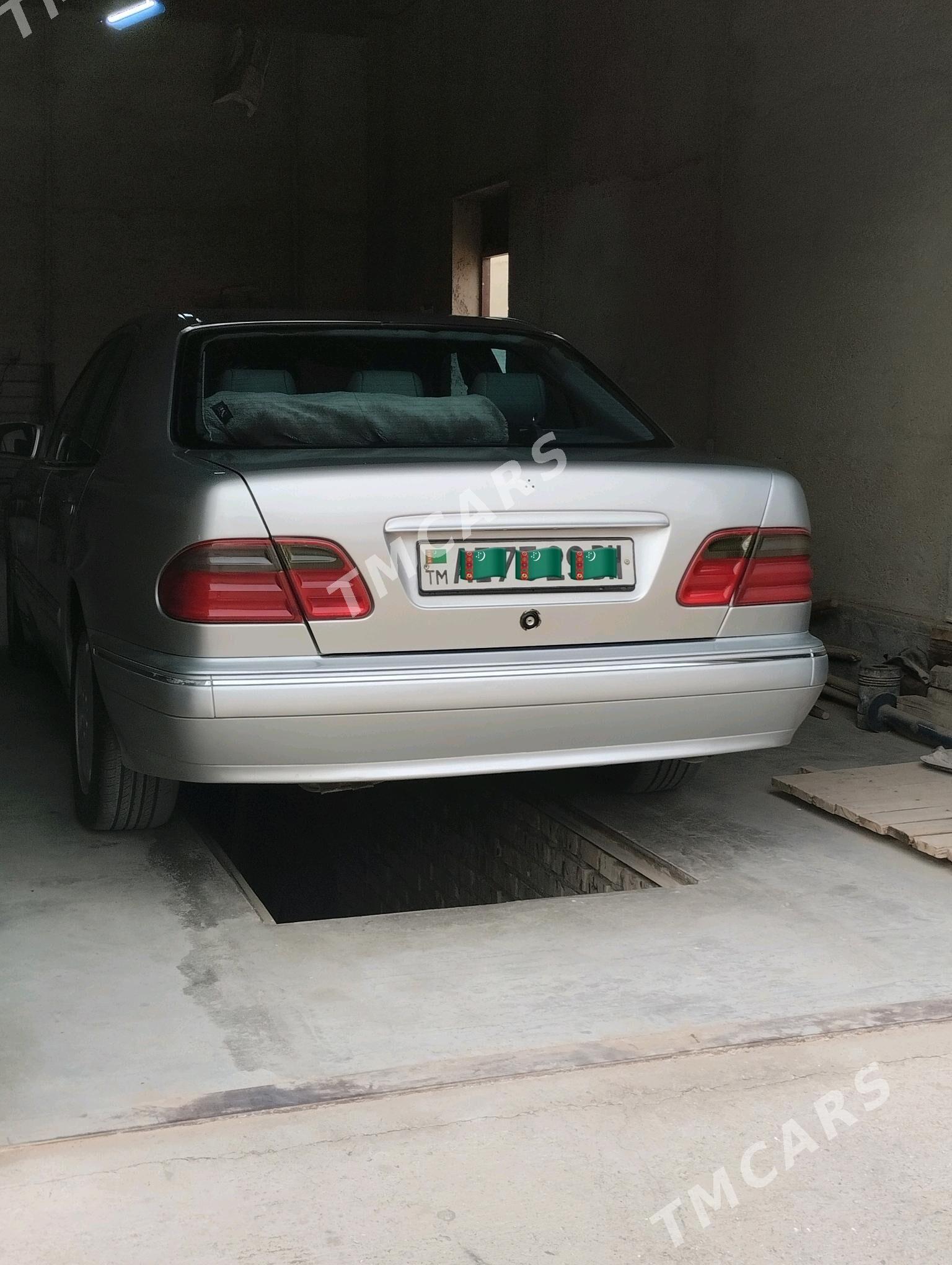 Mercedes-Benz E320 2001 - 70 000 TMT - Gumdag - img 3