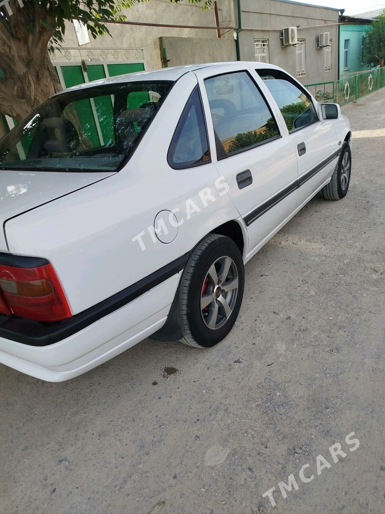 Opel Vectra 1992 - 36 000 TMT - Бахарден - img 2