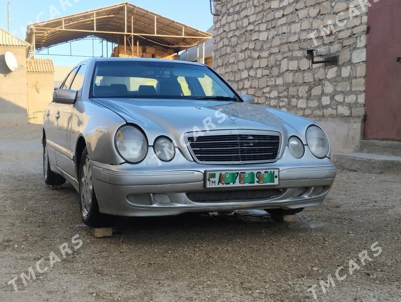 Mercedes-Benz E320 2001 - 70 000 TMT - Gumdag - img 7