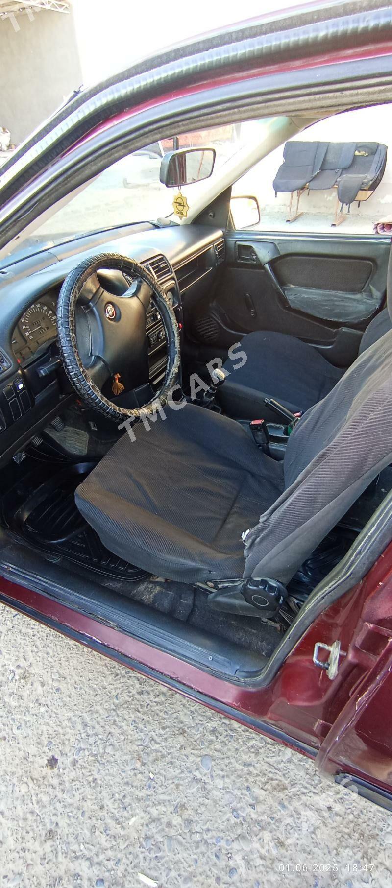 Opel Vectra 1991 - 25 000 TMT - Сакарчага - img 3
