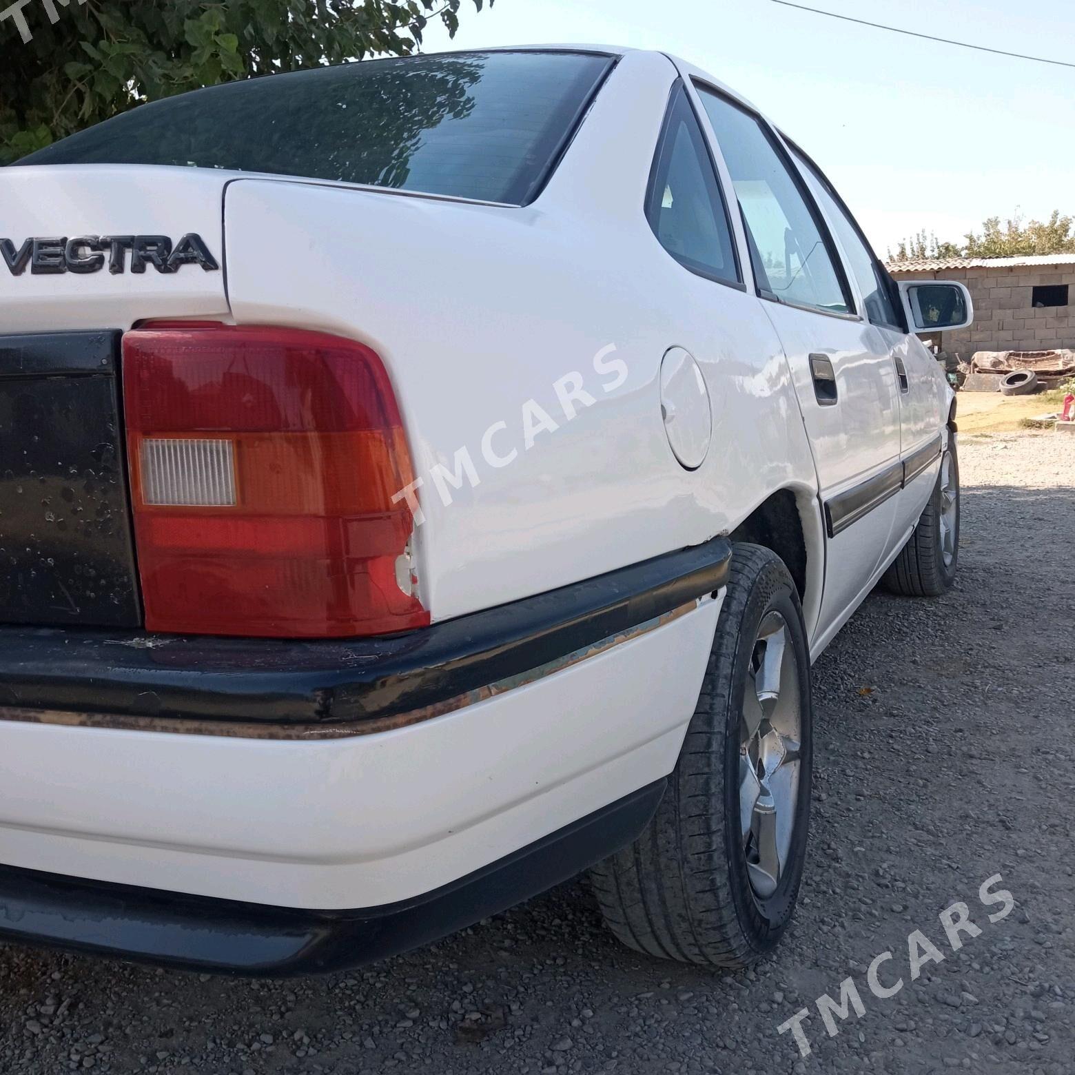 Opel Vectra 1989 - 30 000 TMT - Бахарден - img 4
