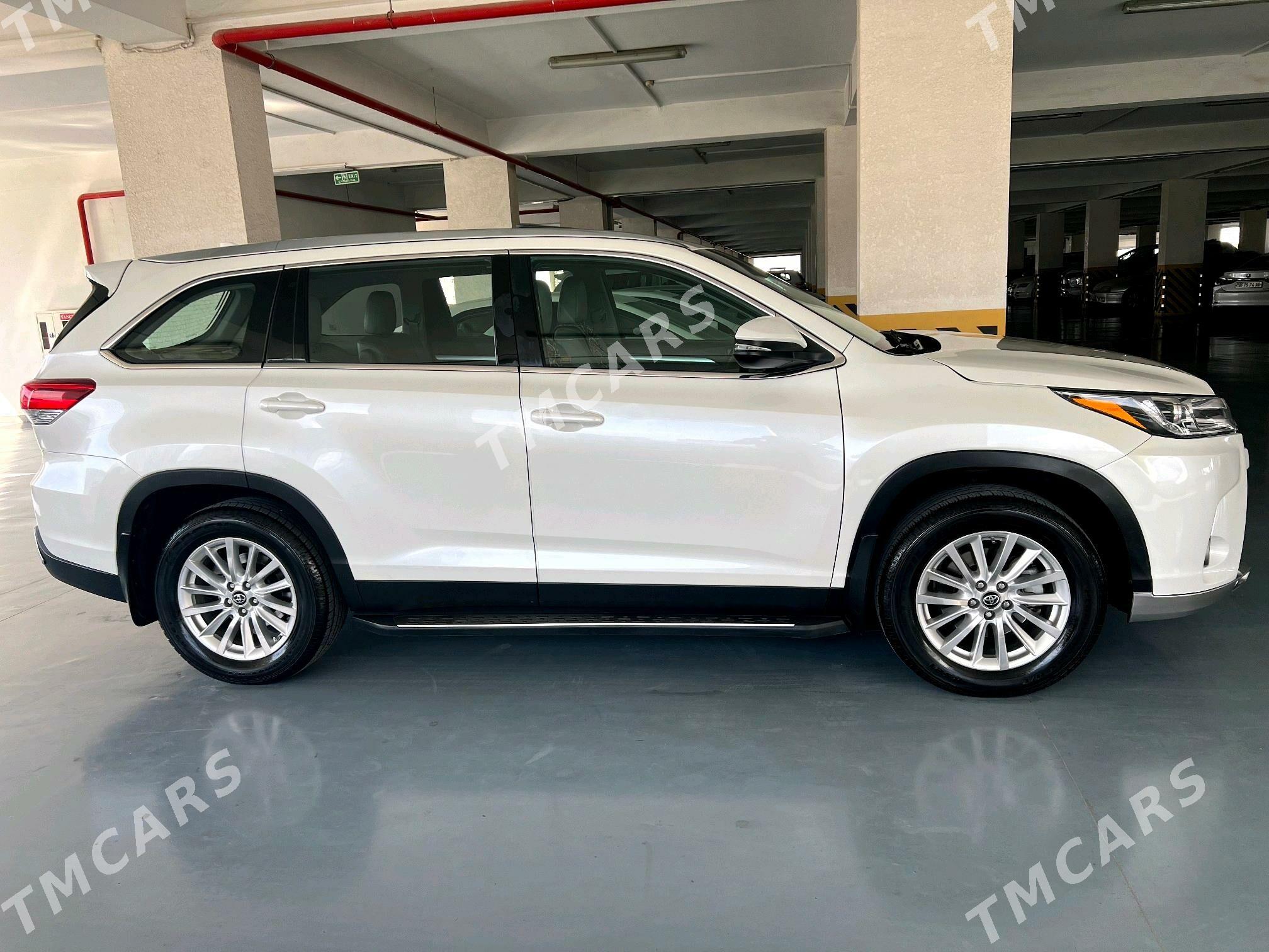 Toyota Highlander 2018 - 495 000 TMT - 11 mkr - img 2