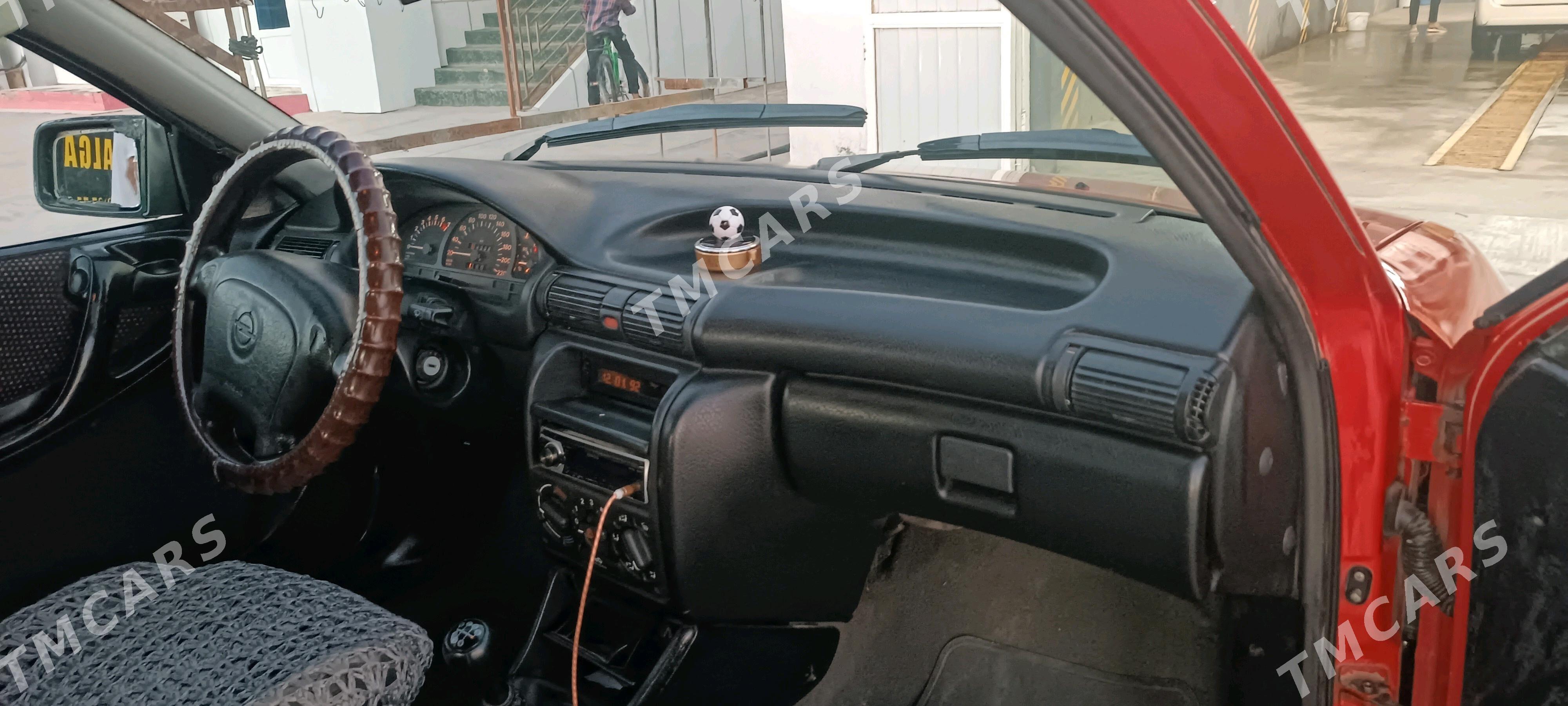 Opel Astra 1993 - 30 000 TMT - Mary - img 7