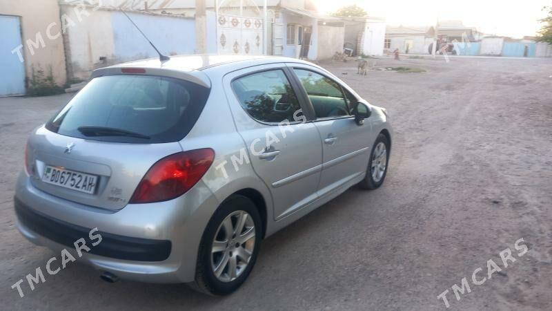 Peugeot 208 2009 - 100 000 TMT - Теджен - img 4