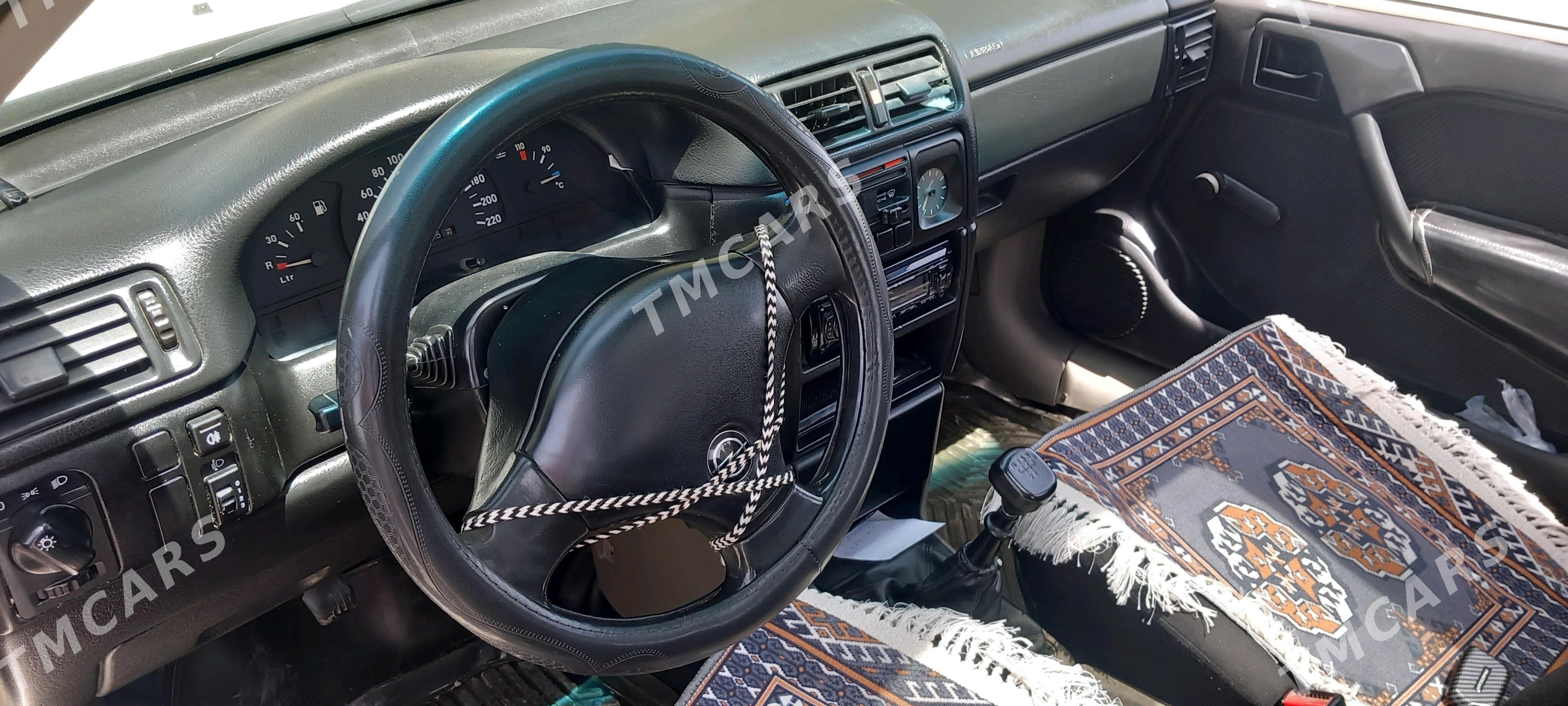 Opel Vectra 1992 - 40 000 TMT - Бахарден - img 5