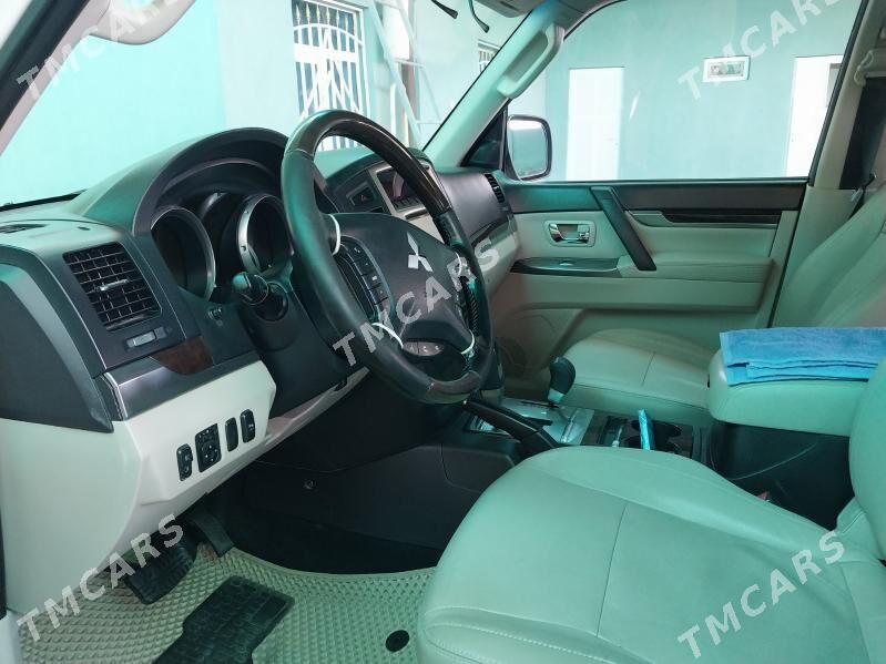 Mitsubishi Pajero 2012 - 240 000 TMT - Änew - img 3