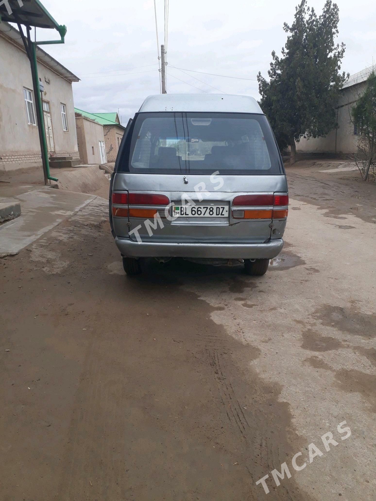 Toyota Town Ace 1994 - 35 000 TMT - Шабатский этрап - img 4