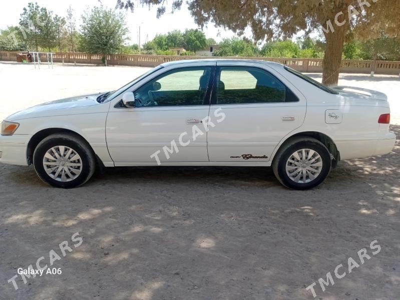 Toyota Camry 2000 - 130 000 TMT - Halaç - img 4